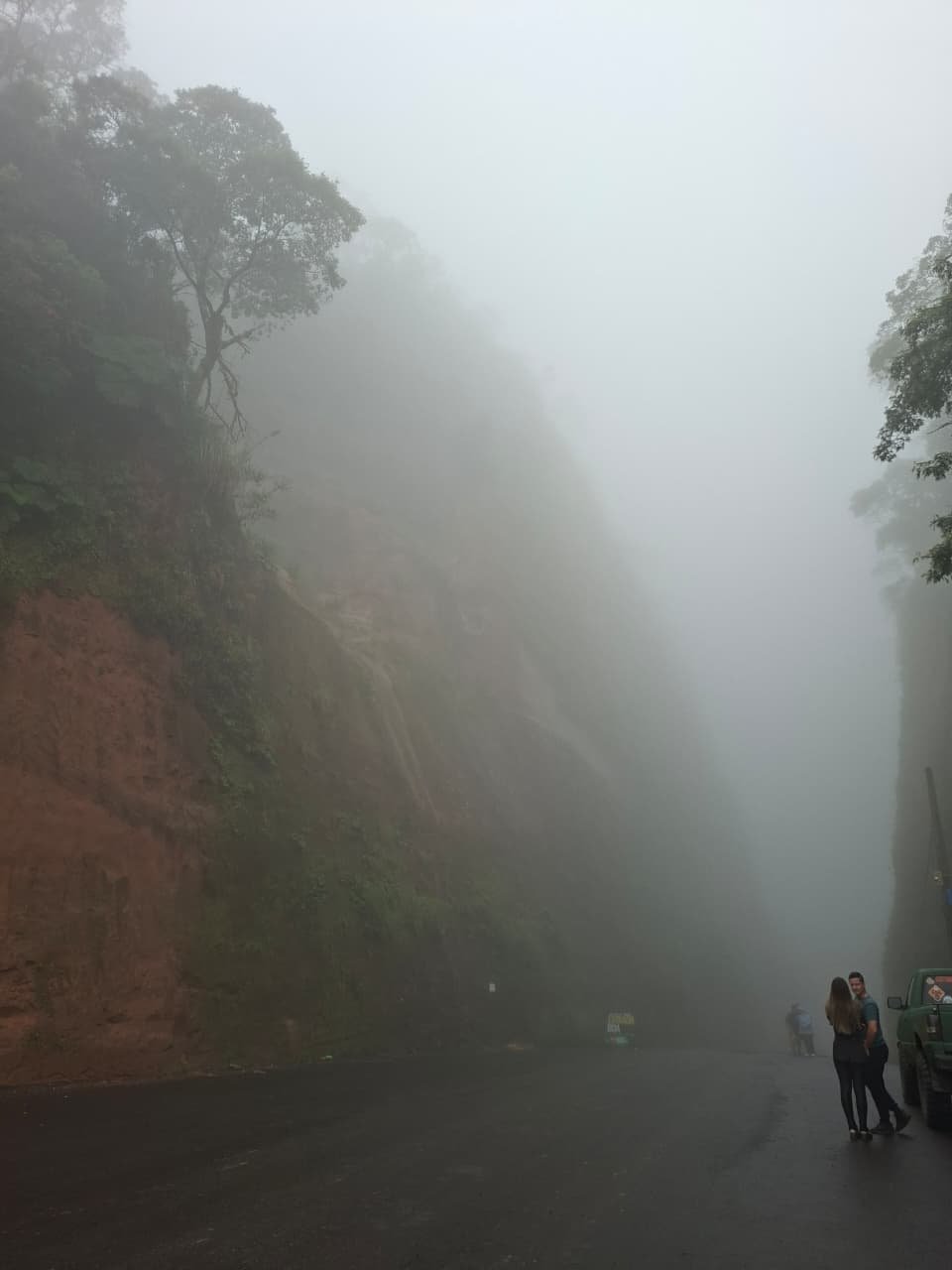 Paredão de terra e pedra