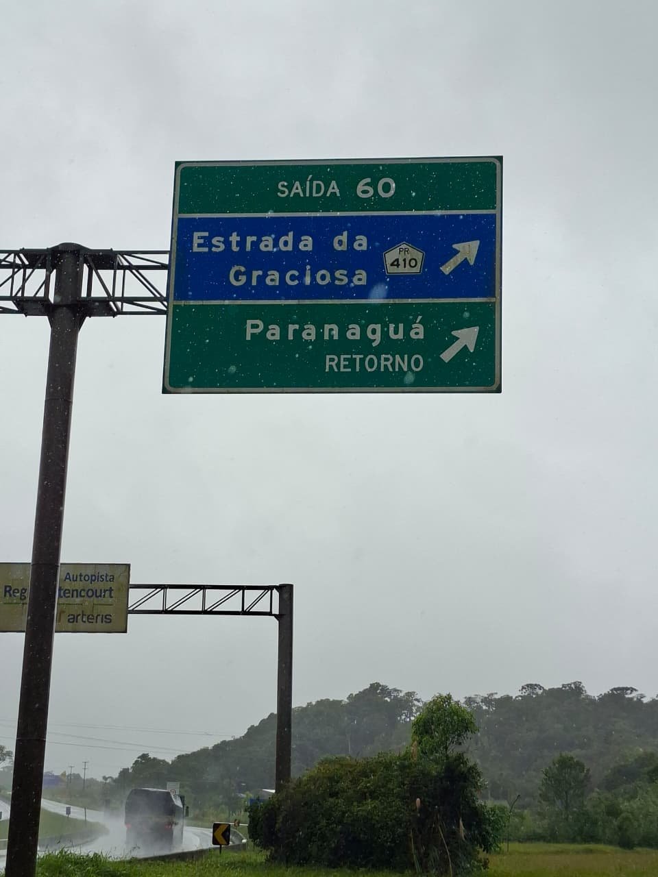 A saída para a estrada de serra